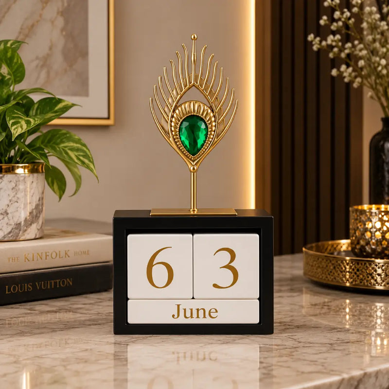 Perpetual Desk Calendars | Stylish Reusable Desk Decor